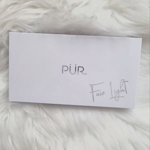 New Pur Cosmetics Face Palette 4 in 1 in the shade Fair Light